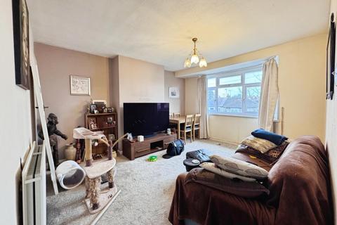 2 bedroom flat to rent, Thornford Gardens, Southend-On-Sea