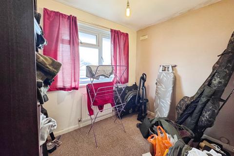 2 bedroom flat to rent, Thornford Gardens, Southend-On-Sea