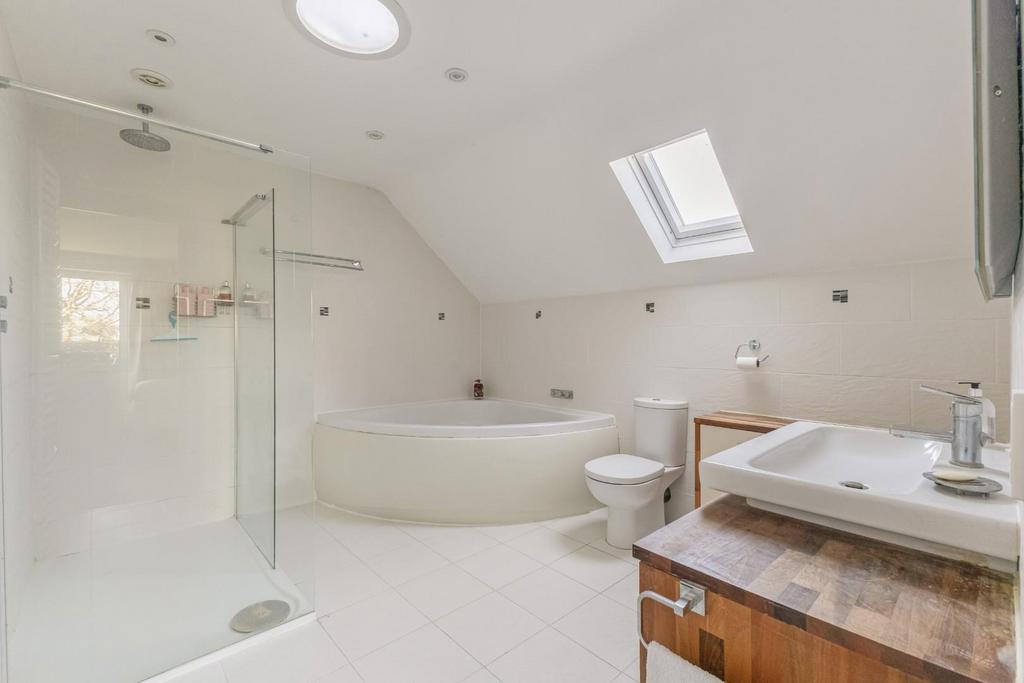 Ensuite