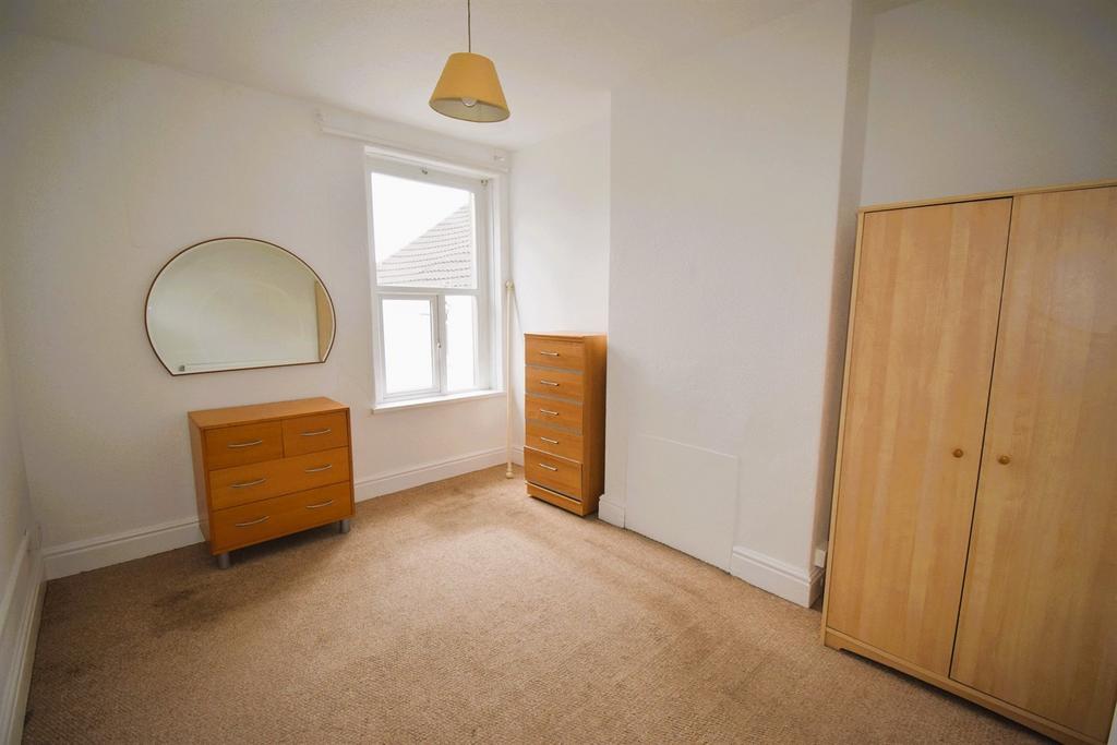 Middle Bedroom