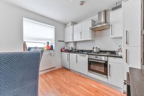 2 bedroom flat to rent, Central Hill, Crystal Palace, London, SE19