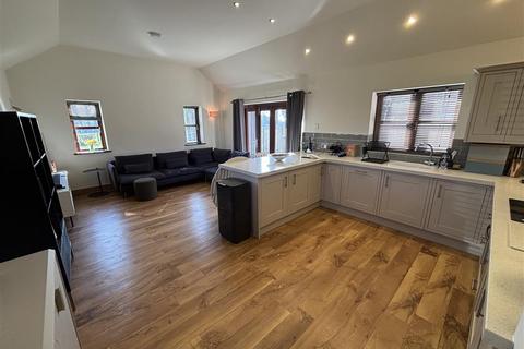 undefined, Sandpit Lane, Yoxall, Burton-on-trent