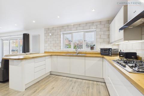 4 bedroom property for sale, Lakeside Close, Upton, CH2
