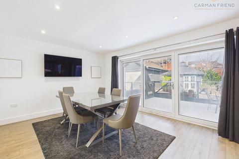 4 bedroom property for sale, Lakeside Close, Upton, CH2
