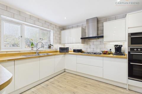 4 bedroom property for sale, Lakeside Close, Upton, CH2