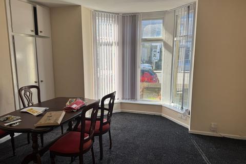 5 bedroom house of multiple occupation to rent, Bradford Road, Huddersfield HD1
