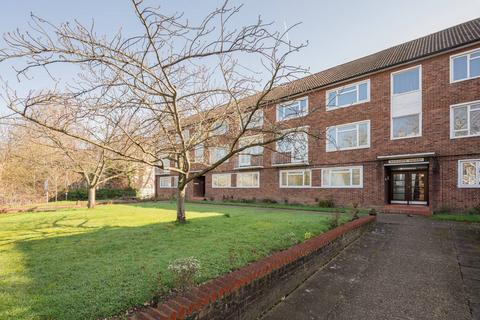 2 bedroom flat to rent, Radcliffe Square, Putney Heath, London, SW15
