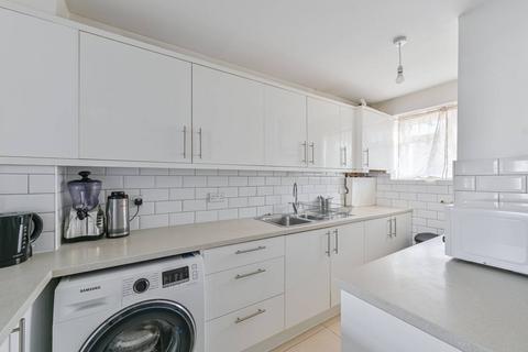 undefined, Radcliffe Square, Putney Heath, London, SW15
