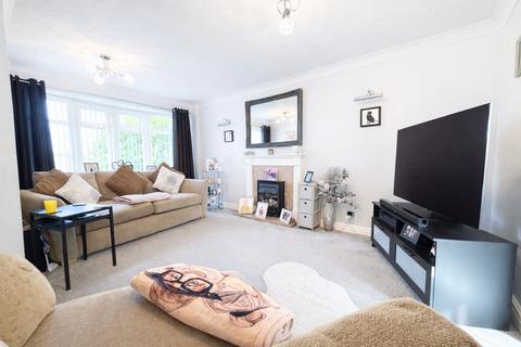 4 bedroom semi-detached house for sale, Parbold Close, Burscough, L40