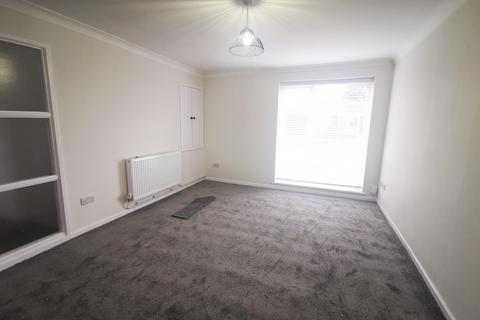 2 bedroom flat to rent, Trentham Avenue, Benton, Newcastle upon Tyne, NE7