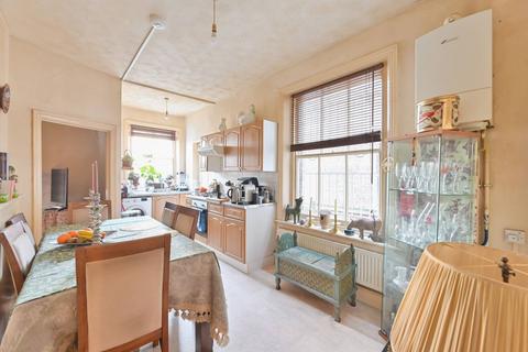 2 bedroom flat to rent, Mowll Street, SW9, Oval, London, SW9