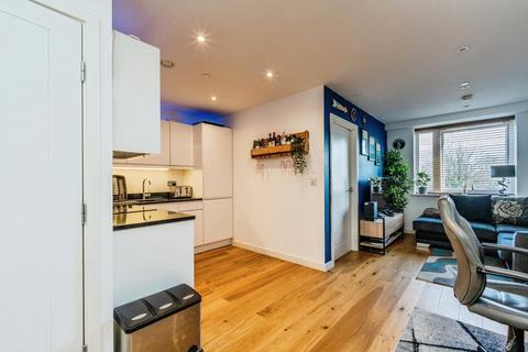 1 bedroom flat for sale, Warren Road, Cheadle Hulme, Cheshire, SK8