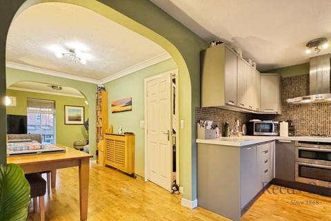 4 bedroom terraced house for sale, Holland House Road, Preston PR5