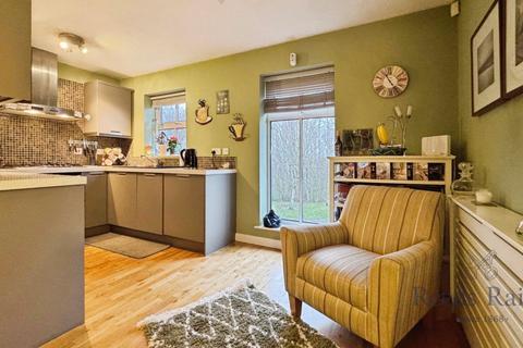 4 bedroom terraced house for sale, Holland House Road, Preston PR5