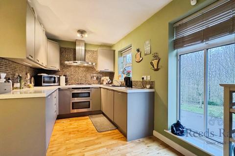 4 bedroom terraced house for sale, Holland House Road, Preston PR5