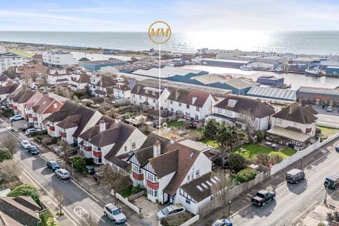 undefined, Glastonbury Road, Hove BN3