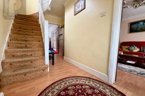 4 bedroom semi-detached house to rent, Barn Rise, Wembley, Middlesec, HA9
