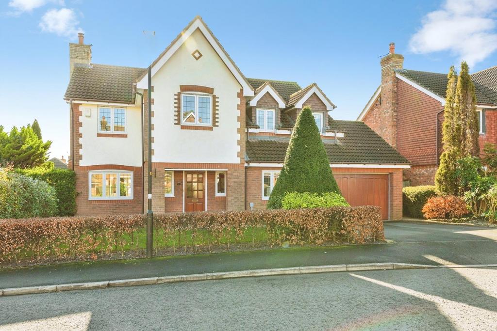 5 bedroom detached house for sale
