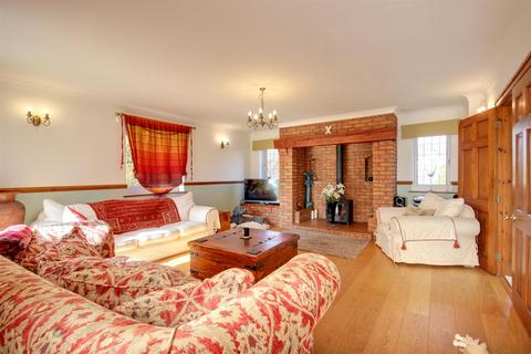 5 bedroom detached house for sale, Main Street, Great Hatfield
