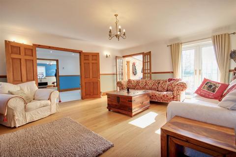 5 bedroom detached house for sale, Main Street, Great Hatfield