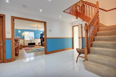 5 bedroom detached house for sale, Main Street, Great Hatfield