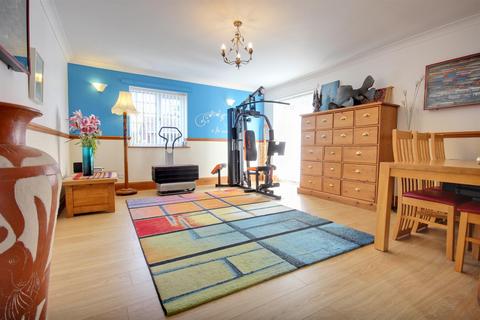 5 bedroom detached house for sale, Main Street, Great Hatfield