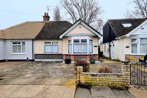 2 bedroom house for sale, Chadville Gardens, Romford