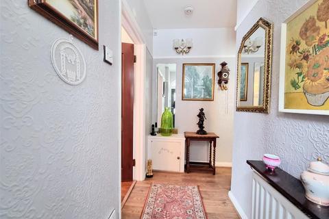 2 bedroom house for sale, Chadville Gardens, Romford