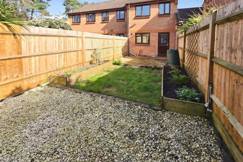 2 bedroom end of terrace house for sale, Charterhouse Close, Berkshire RG12