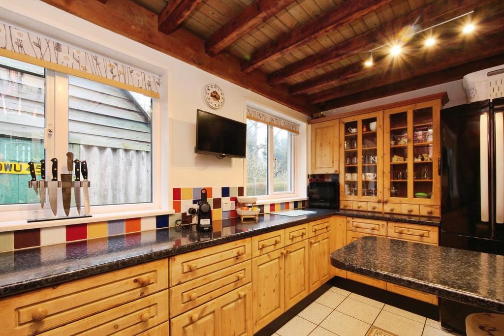 Kitchen (2)