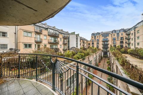 1 bedroom flat to rent, Kensington Gardens Square, Bayswater, London, W2