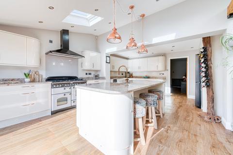 5 bedroom detached house for sale, Wathen Way, Marsham