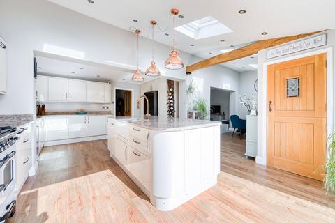 5 bedroom detached house for sale, Wathen Way, Marsham