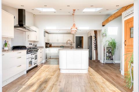 5 bedroom detached house for sale, Wathen Way, Marsham