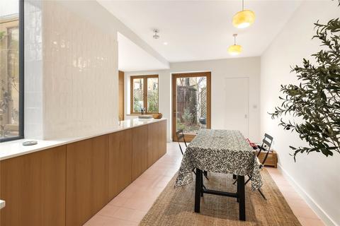 4 bedroom terraced house for sale, Kersley Street, Battersea, London, SW11