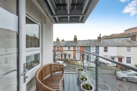2 bedroom flat for sale, Goods Station Road, Tunbridge Wells, Kent, TN1