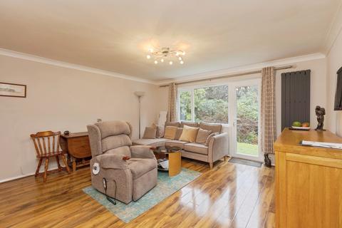 2 bedroom flat for sale, Park Road, Southborough, Tunbridge Wells, Kent, TN4