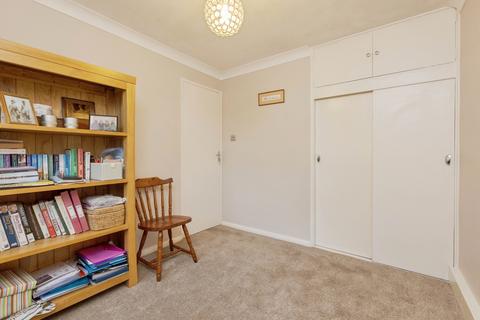 2 bedroom flat for sale, Park Road, Southborough, Tunbridge Wells, Kent, TN4