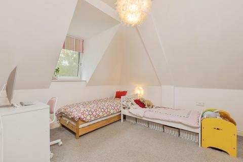 2 bedroom flat for sale, Addison Road, Tunbridge Wells, Kent, TN2