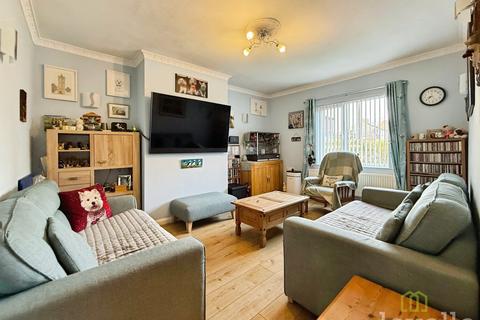 3 bedroom terraced house for sale, Lime Tree Avenue, Gainsborough DN21