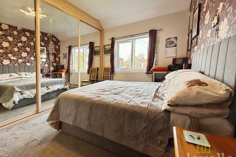 3 bedroom terraced house for sale, Lime Tree Avenue, Gainsborough DN21