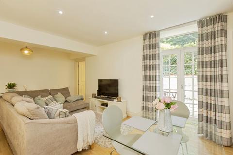 2 bedroom flat for sale, London Road, Tunbridge Wells, Kent, TN1