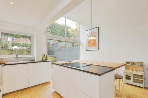 3 bedroom townhouse for sale, Ashdown Close, Tunbridge Wells, Kent, TN4