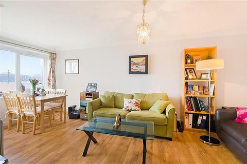1 bedroom flat to rent, Ferguson Close, London, E14