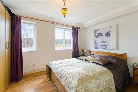 1 bedroom flat to rent, Ferguson Close, London, E14