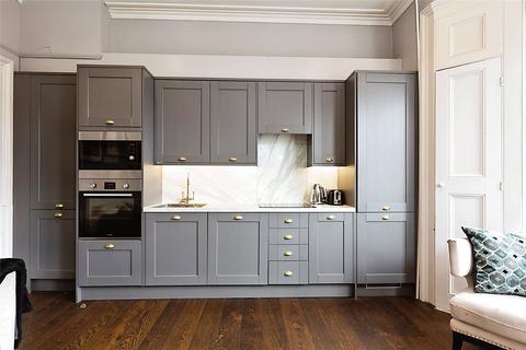 1 bedroom flat for sale, The Pantiles, Tunbridge Wells, Kent, TN2