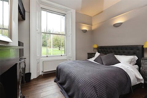 1 bedroom flat for sale, The Pantiles, Tunbridge Wells, Kent, TN2