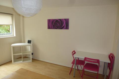 2 bedroom apartment to rent, ACT92 Wallace Street, Glasgow G5