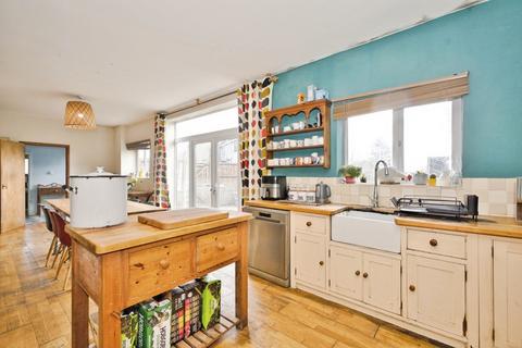 undefined, Avalon Garage, Tintinhull Road, Chilthorne Domer, Somerset, BA22