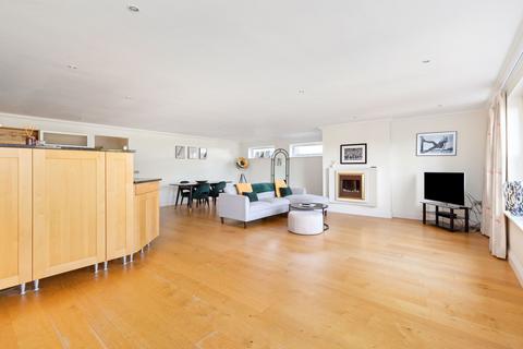 2 bedroom flat for sale, Sea Avenue, Rustington, BN16